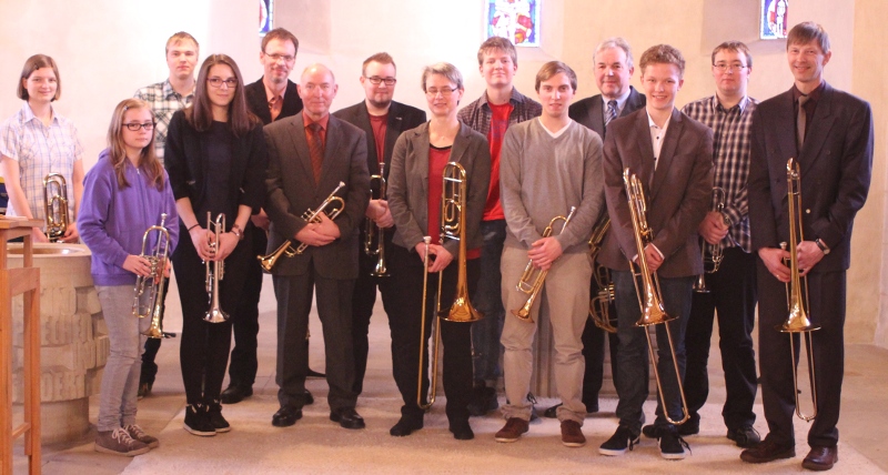 Der Posaunenchor in der Kirche in Holzhausen